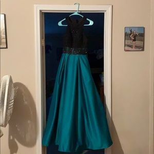 Emerald prom dress